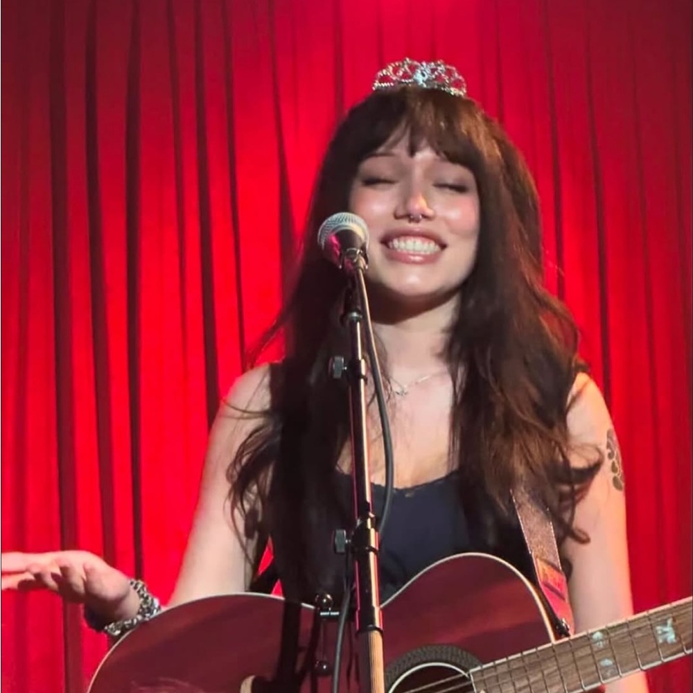 Meet your Posher, Ella